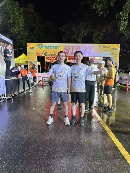 CMI 社区过往照片 028，纵向画面