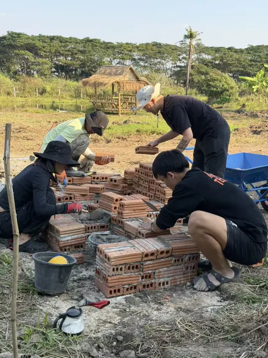 CMI 社区过往照片 107，纵向画面