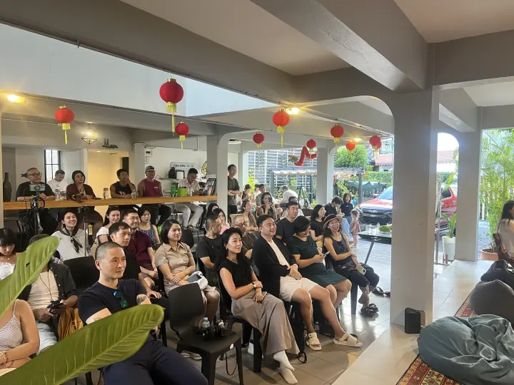 CMI 社区过往照片 110，横向画面