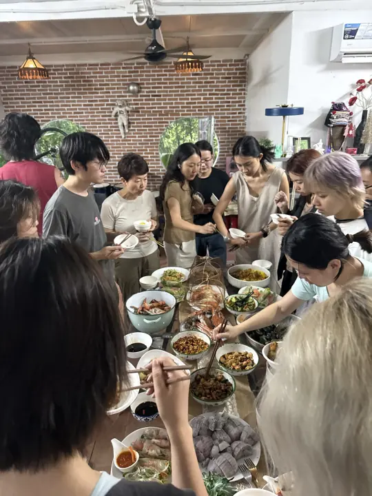 CMI 社区过往照片 210，纵向画面
