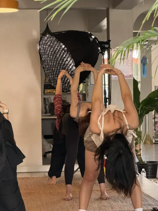CMI 社区过往照片 219，纵向画面
