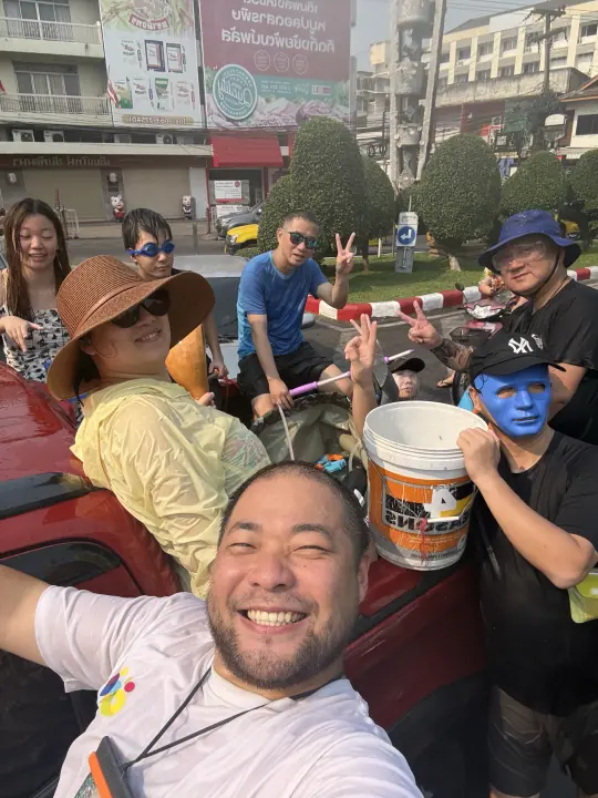 CMI 社区过往照片 256，纵向画面