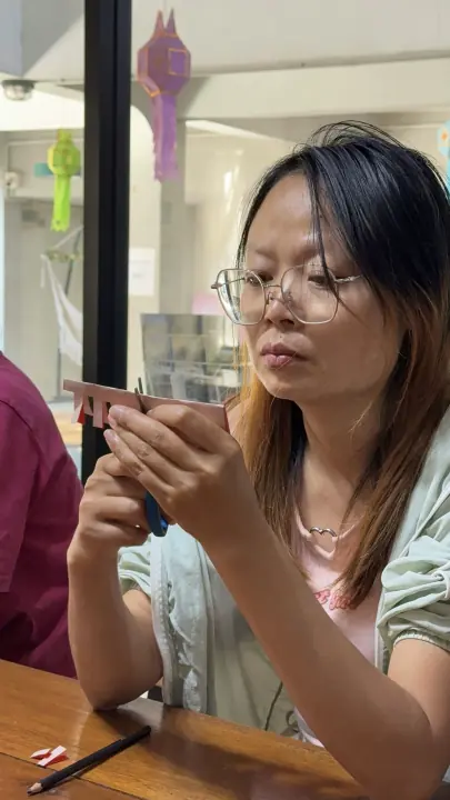 CMI 社区过往照片 276，纵向画面