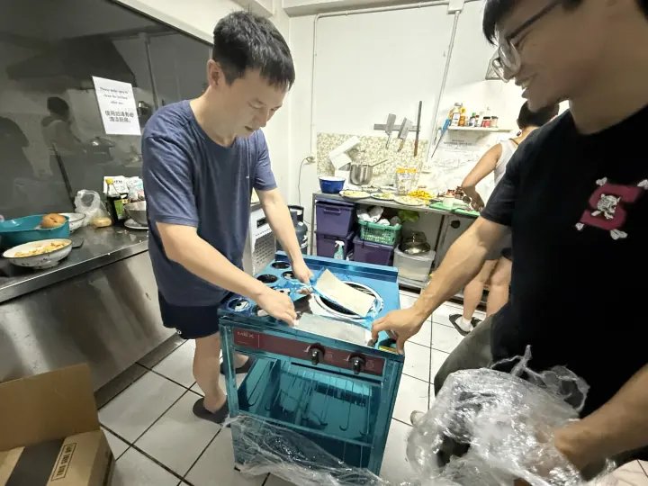 CMI 社区过往照片 302，横向画面
