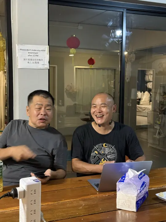 CMI 社区过往照片 344，纵向画面