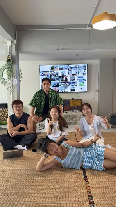 CMI 社区过往照片 351，纵向画面