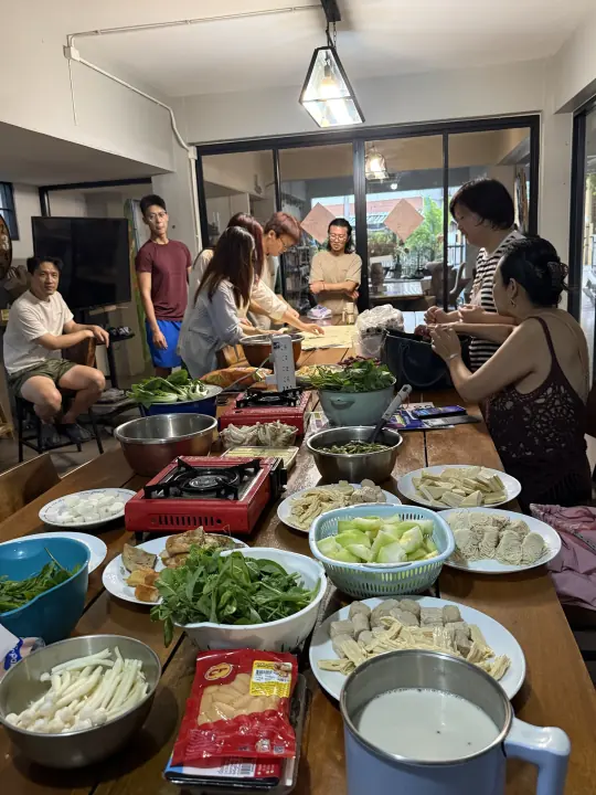 CMI 社区过往照片 360，纵向画面