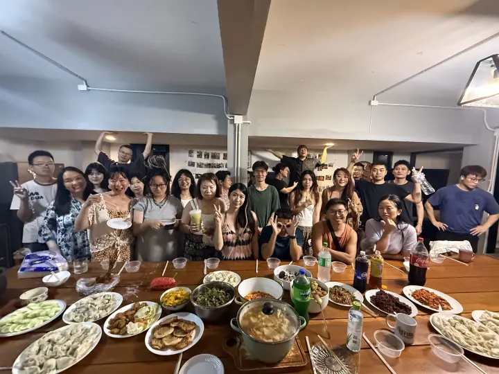 CMI 社区过往照片 382，横向画面
