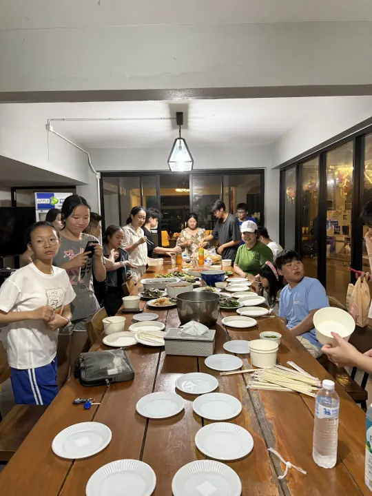 CMI 社区过往照片 383，纵向画面