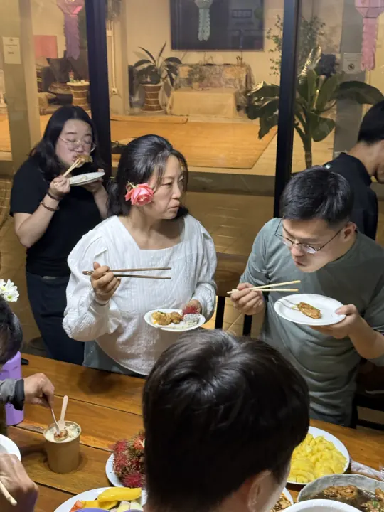 CMI 社区过往照片 395，纵向画面