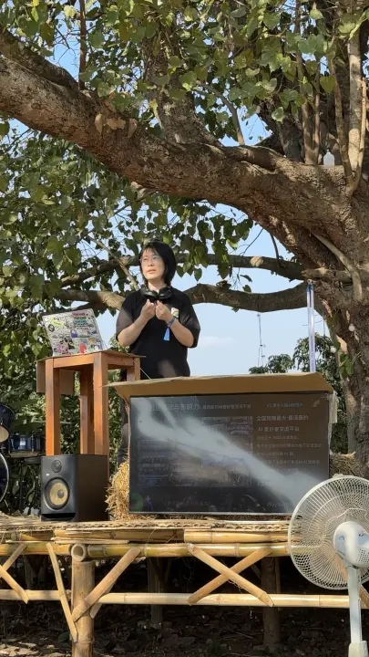 CMI 社区过往照片 457，纵向画面