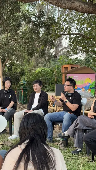 CMI 社区过往照片 462，纵向画面