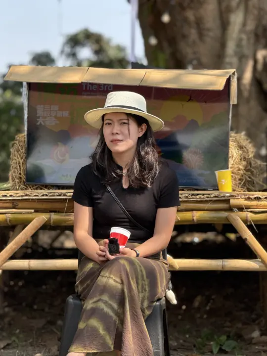 CMI 社区过往照片 468，纵向画面