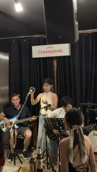 CMI 社区过往照片 499，纵向画面