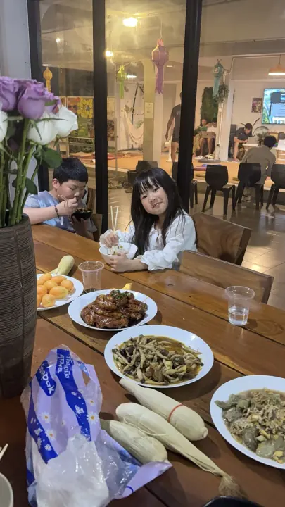 CMI 社区过往照片 500，纵向画面