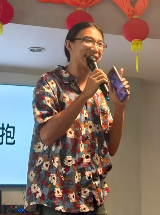 CMI 社区过往照片 506，纵向画面