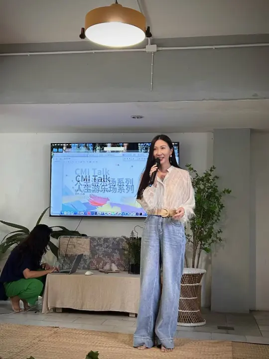 CMI 社区过往照片 527，纵向画面